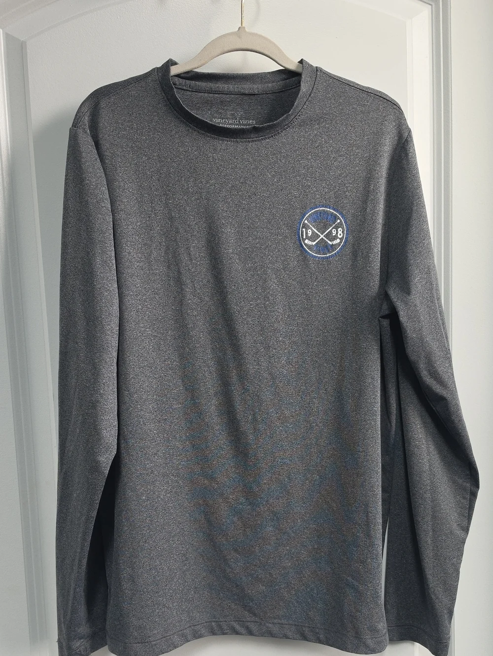 Vineyard Vines Performance Heather Gray Long-Sleeve Tee with Blue Chest Emblem